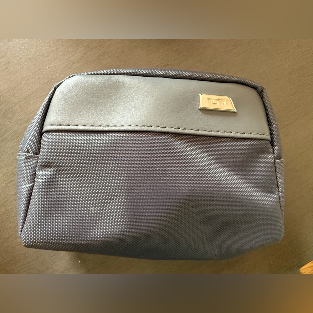 Tumi for Delta amenity kit bag